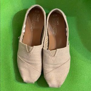 Beige Toms